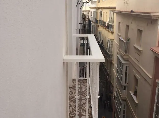 Diseno Y Confort Junto A La Catedral كاديز