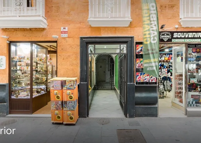 Diseno Y Confort Junto A La Catedral