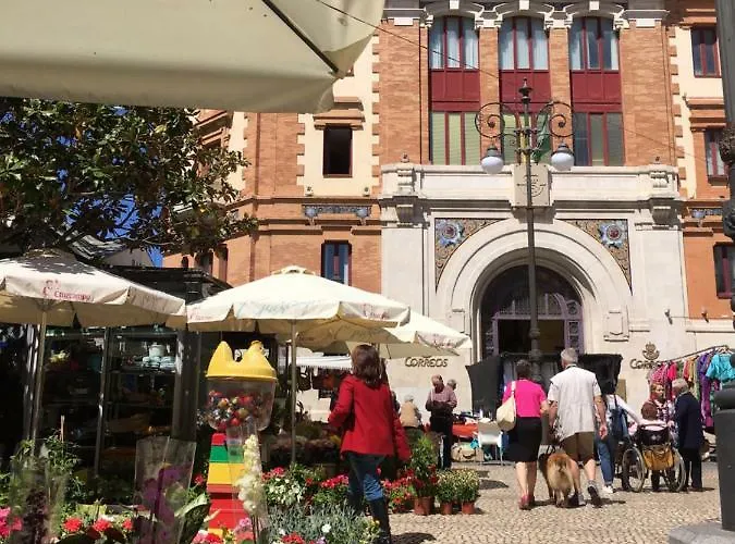 Diseno Y Confort Junto A La Catedral