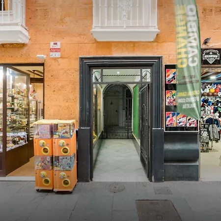 Diseno Y Confort Junto A La Catedral